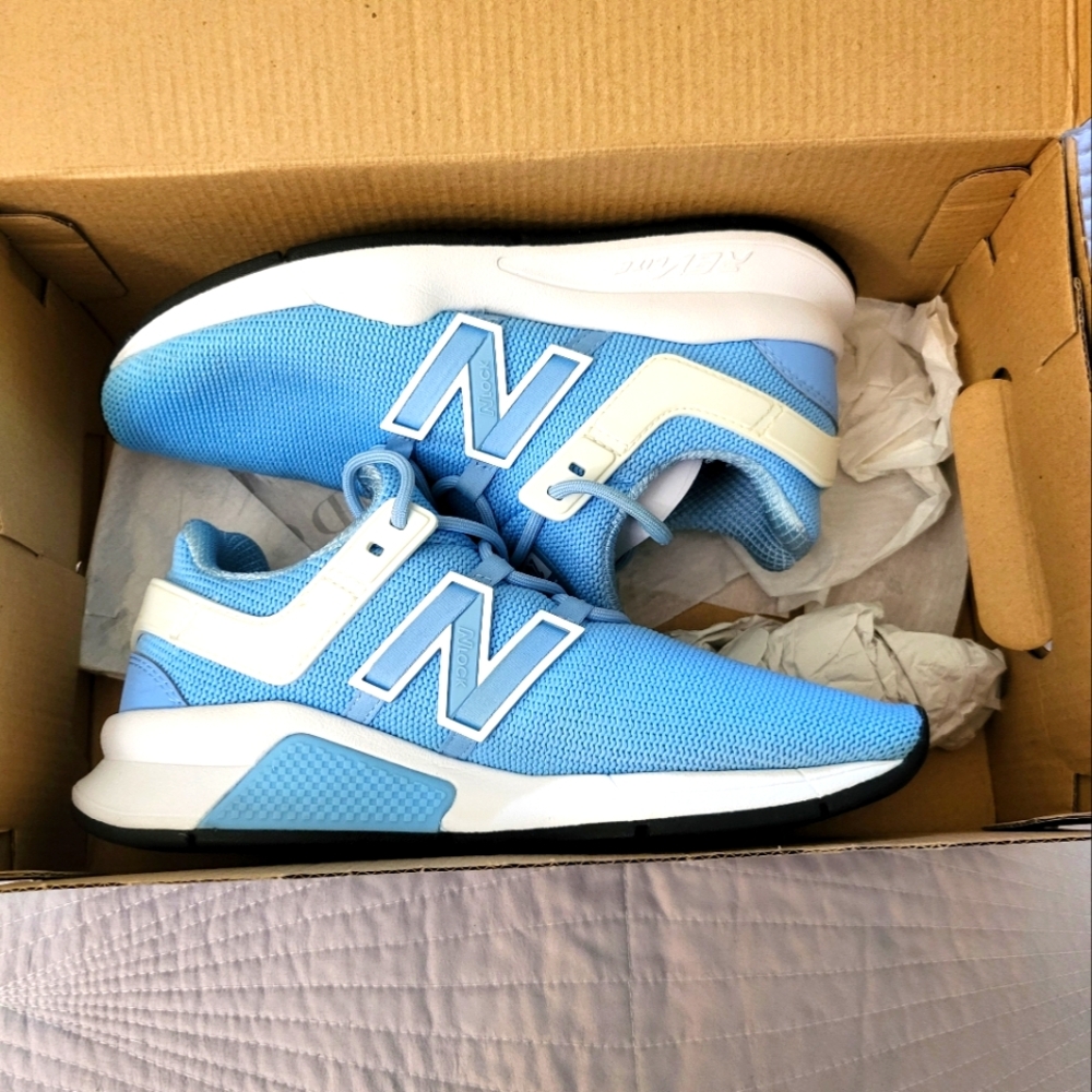 Womens New Balance Revlite Sneaker Size 5